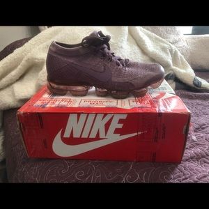 Nike vapor shoes size 7 like new